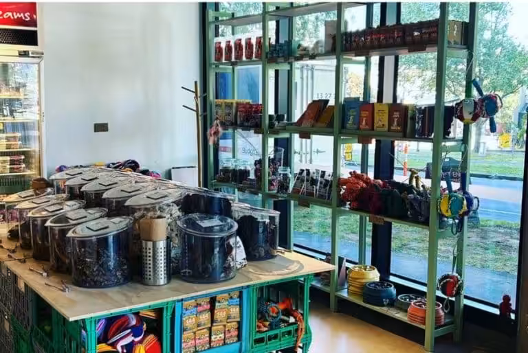 Bark Road: The Pet Store