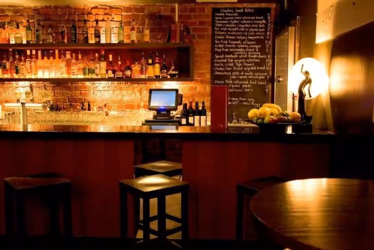 Charlie's Bar