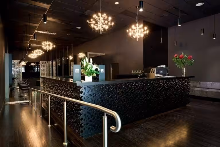 Manhor Men’s Grooming Lounge